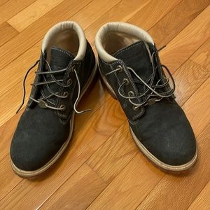 Timberland leather hiking boots in waterproof hunter green size 8.5